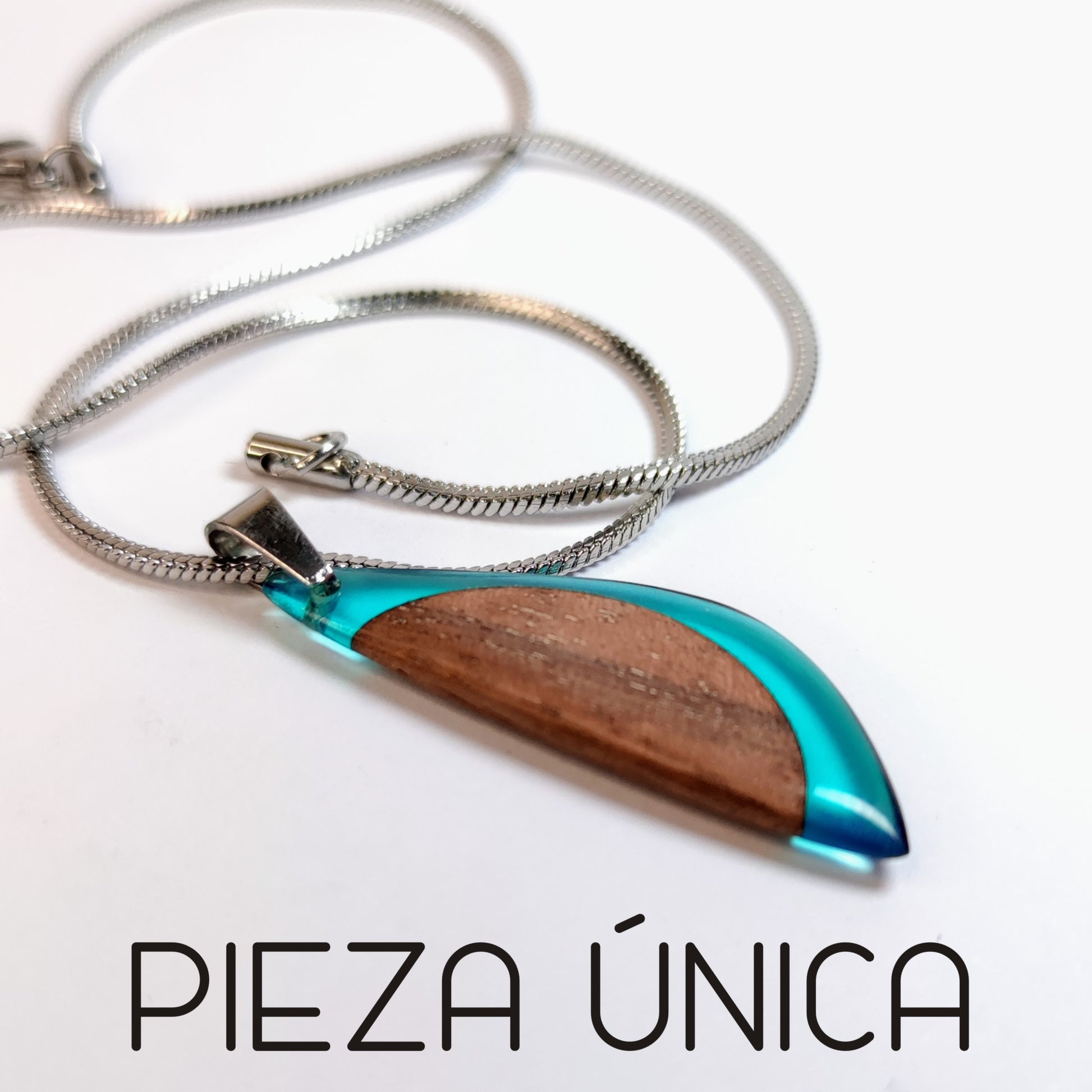 A1 Colgante con cadena pieza única