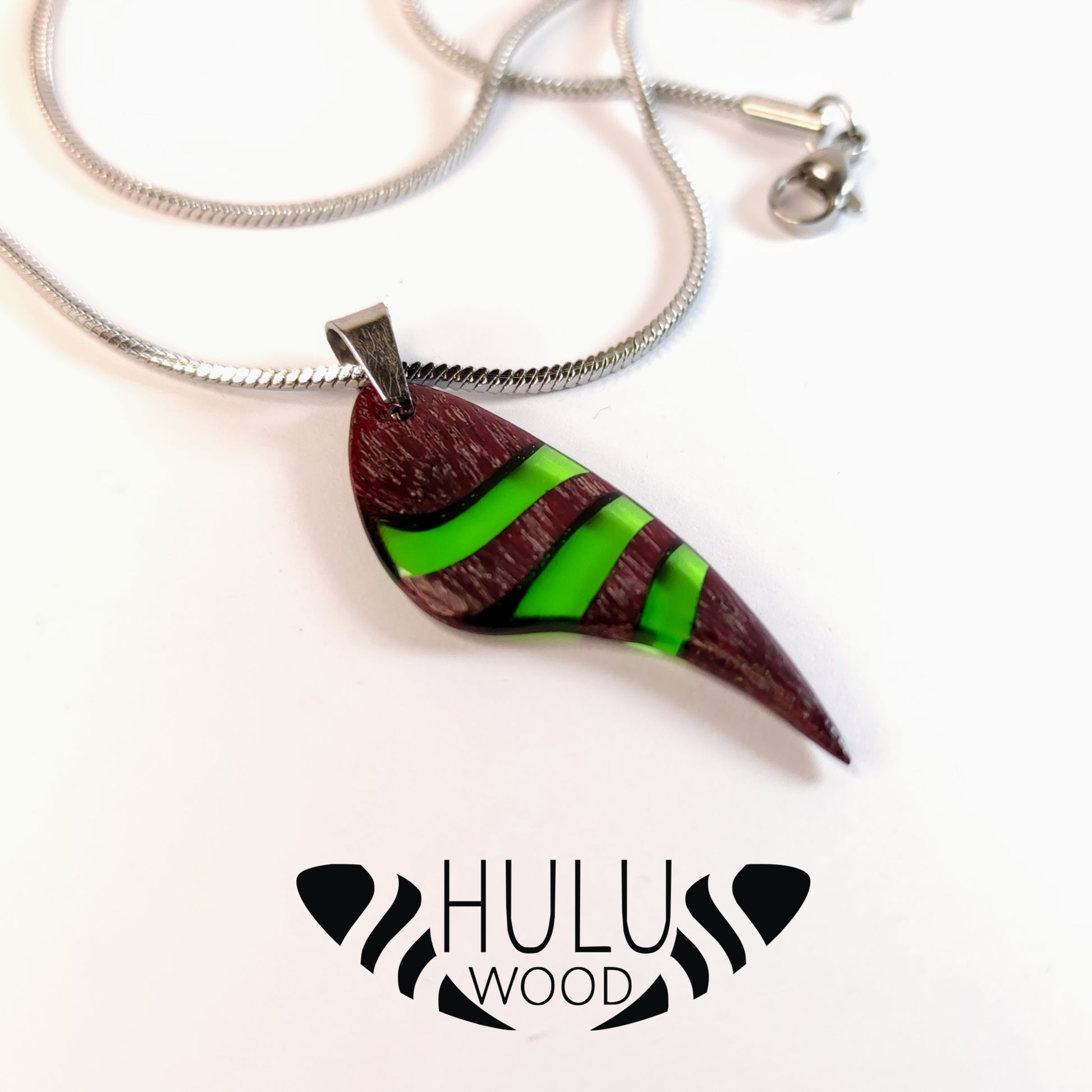 A2 colgantes Huluwood amaranto tres ondas verde esmeralda pieza única logotipo