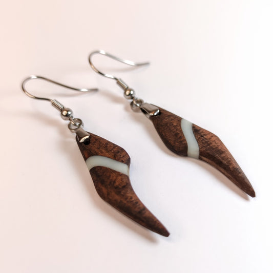 A2 Pendientes HuluWood fondo blanco