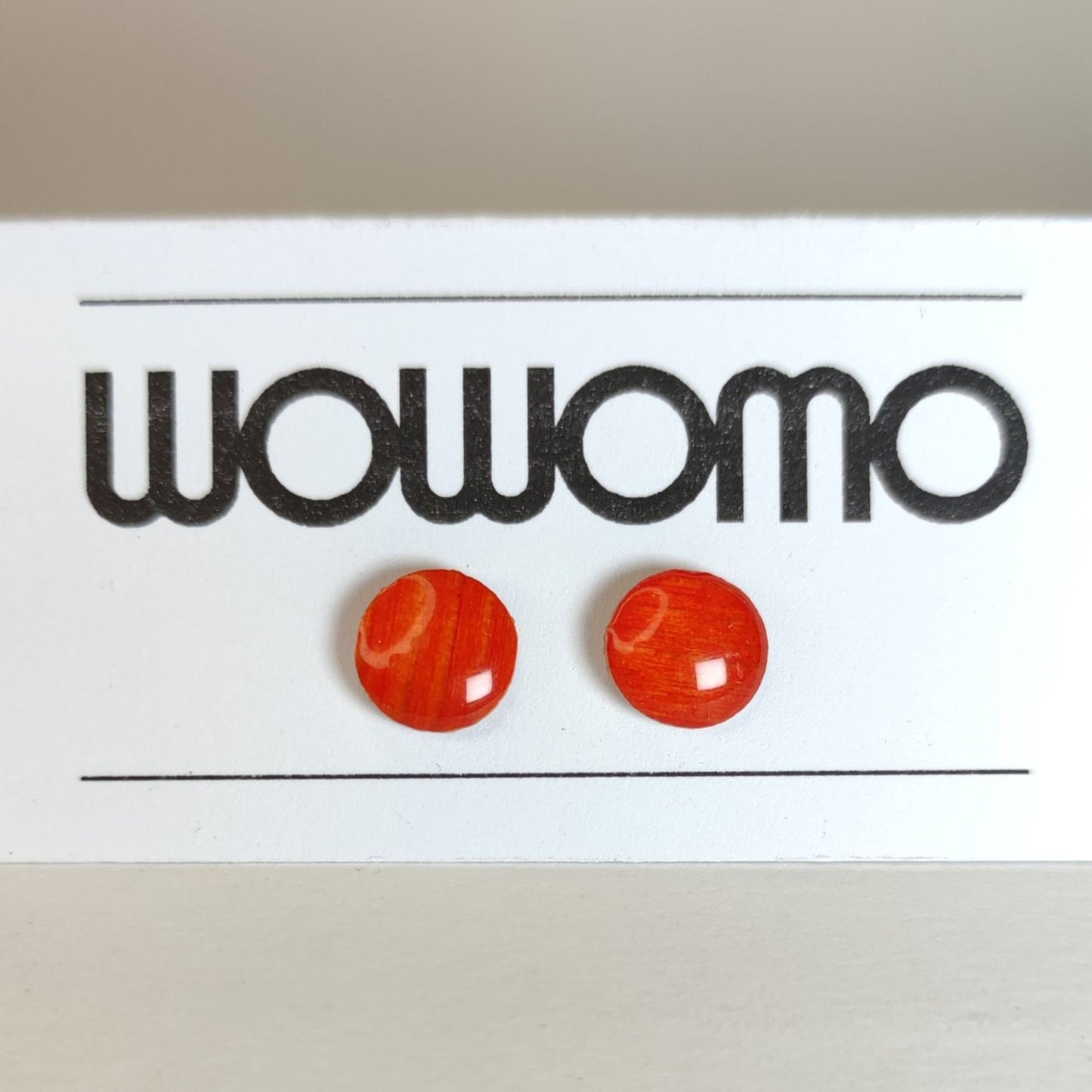 PENDIENTES WOWOMO A3-8MM EN SU EXPOSITOR