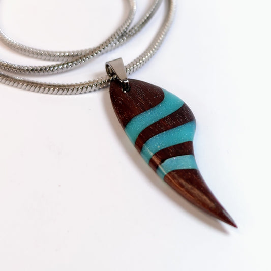 A3 Colgante Huluwood fondo blanco primer plano