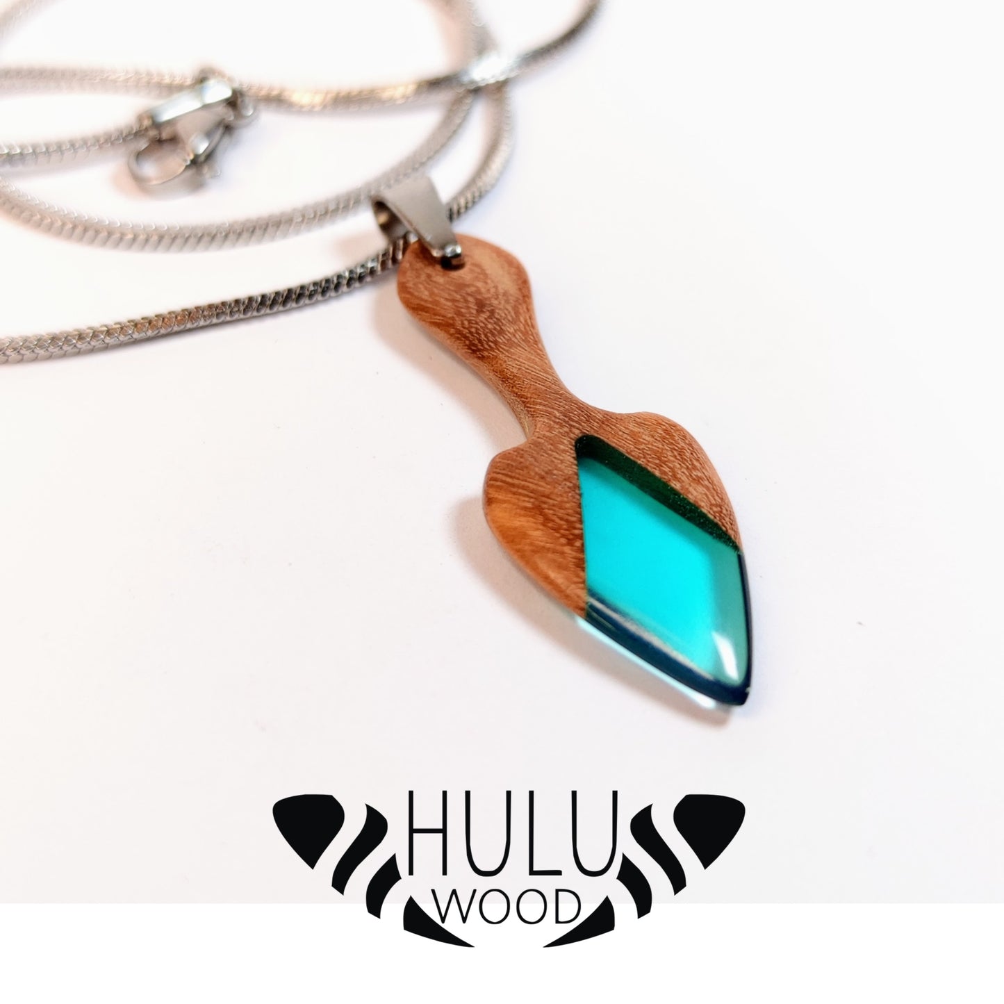A6 Colgante HuluWood cadena y logotipo