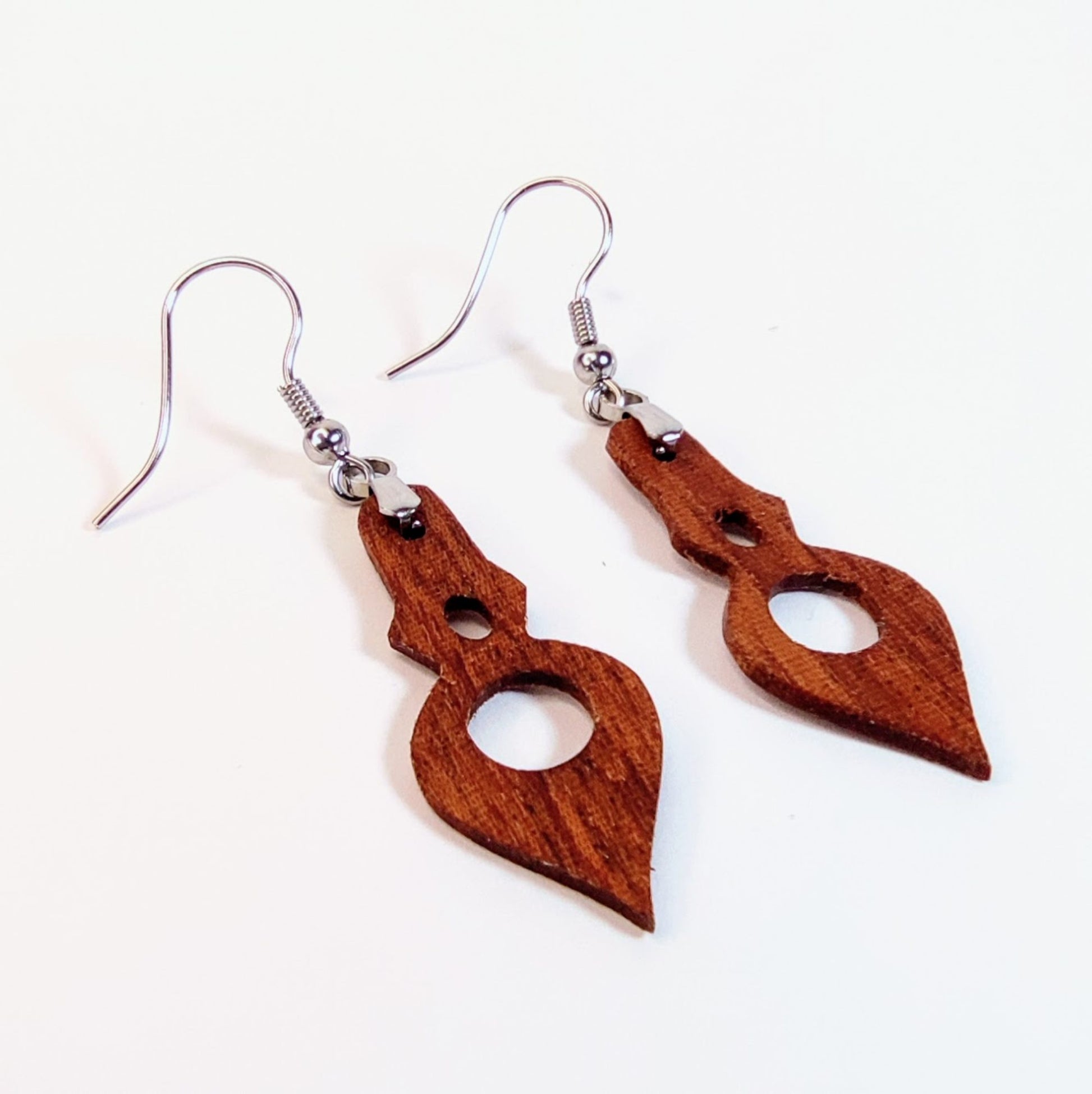 B2S Pendientes HuluWood OnlyWood fondo blanco principal.
