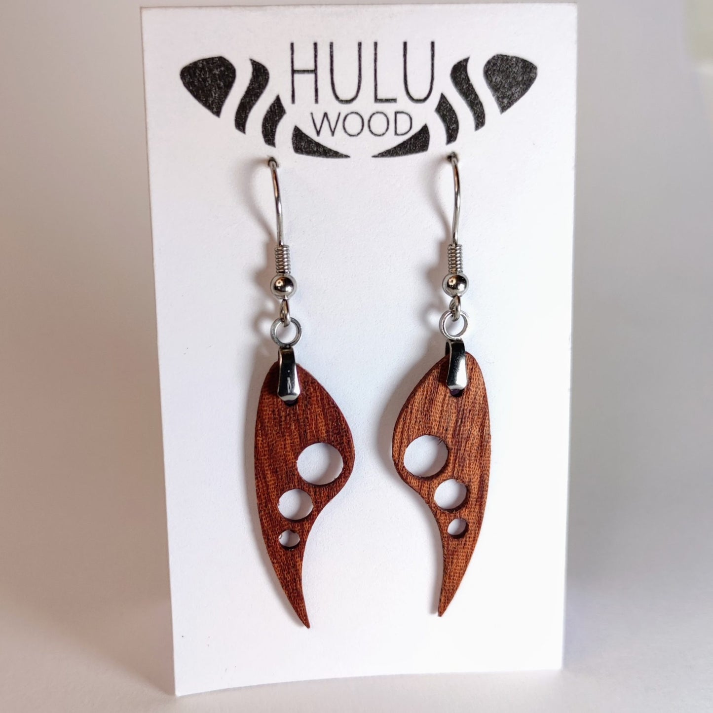 B3S Pendientes HuluWood OnlyWood expositor frente