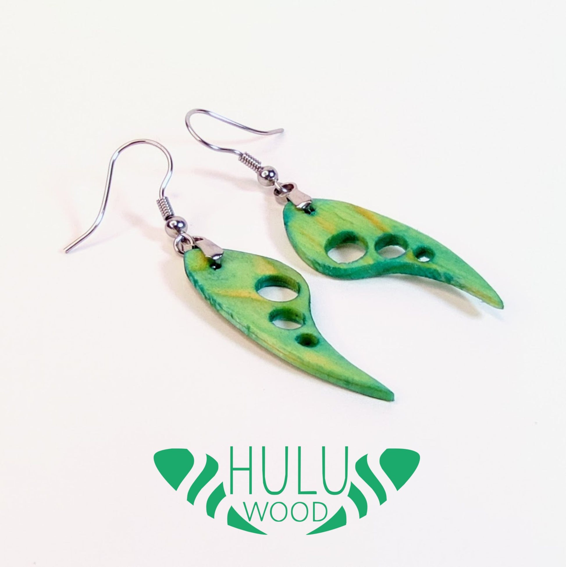 B6S pendientes HuluWood OnlyWood fondo blanco oblicuo logo
