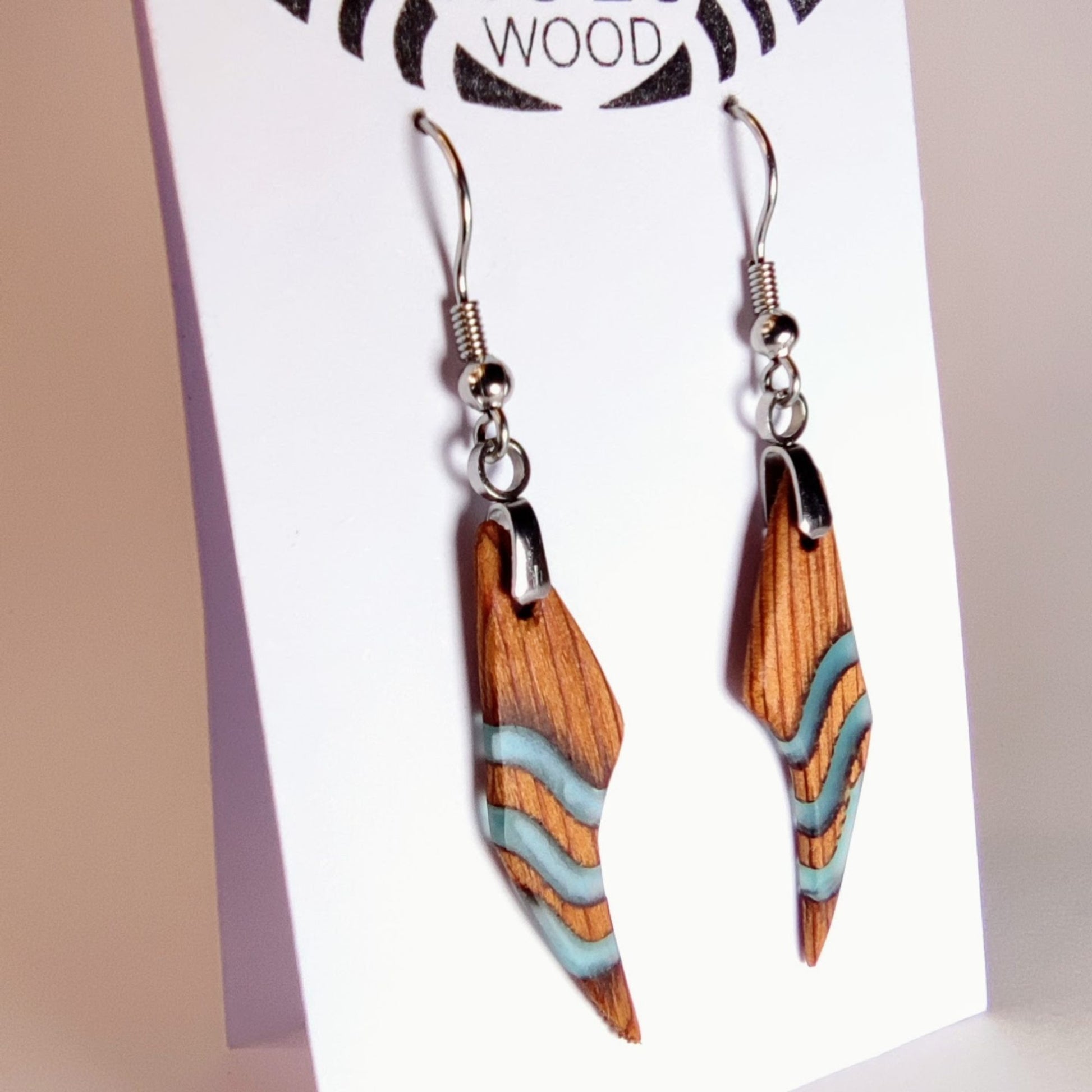 D5S Pendientes HuluWood expositor oblicuo