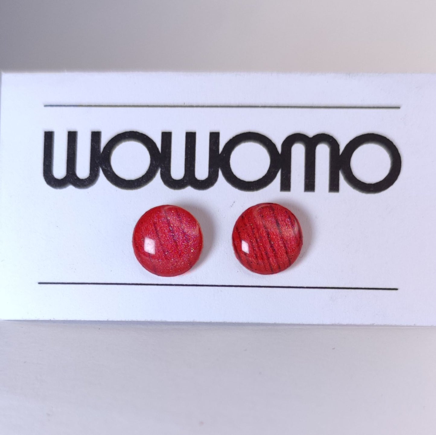 pendientes WOWOMO K2 9MM en su expositor