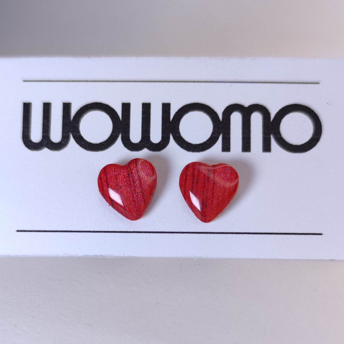 pendientes WOWOMO K2 CORAZÓN en su expositor