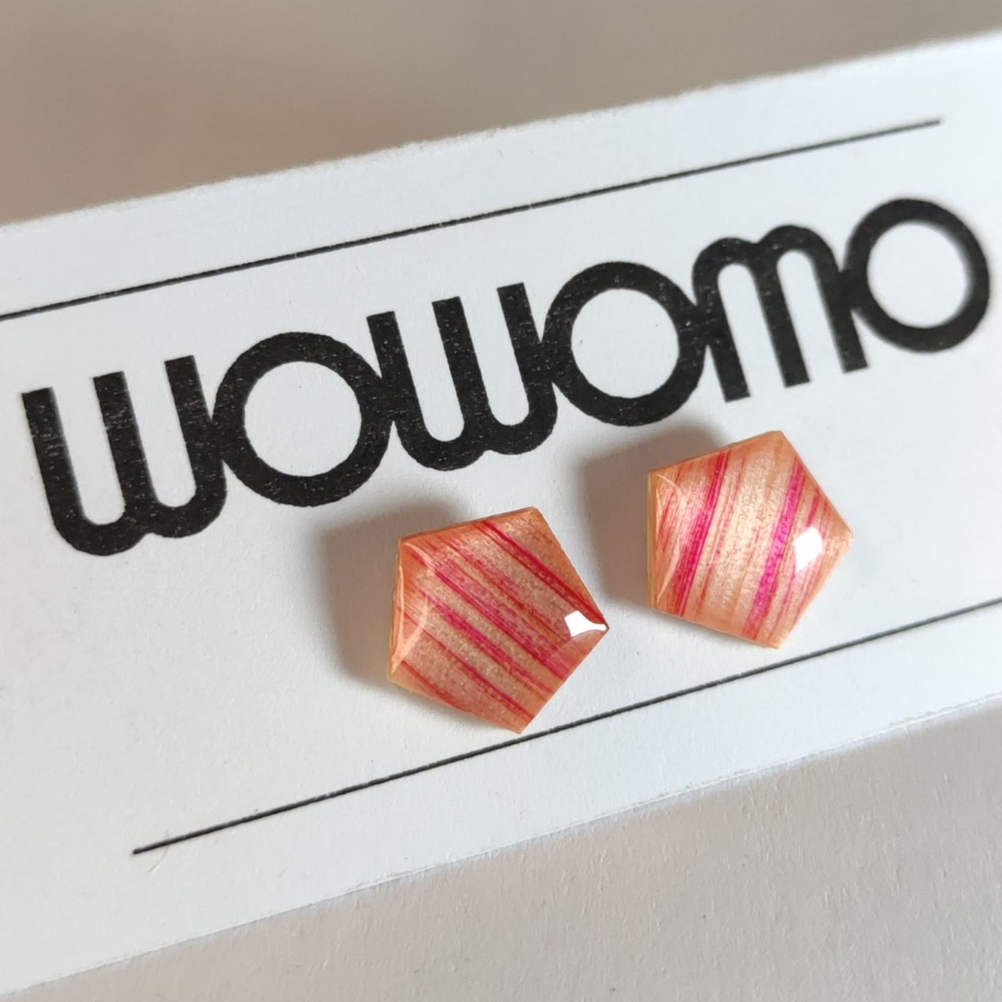 K3-P pendientes WOWOMO en su expositor
