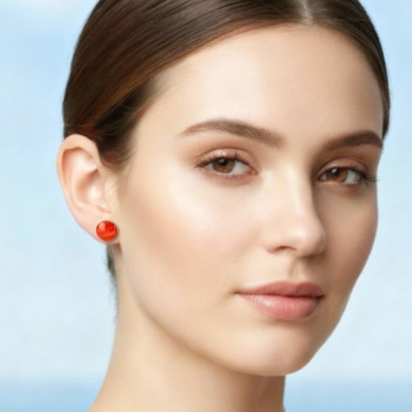 modelo lleva puesto pendiente wowomo naranja intenso veteado