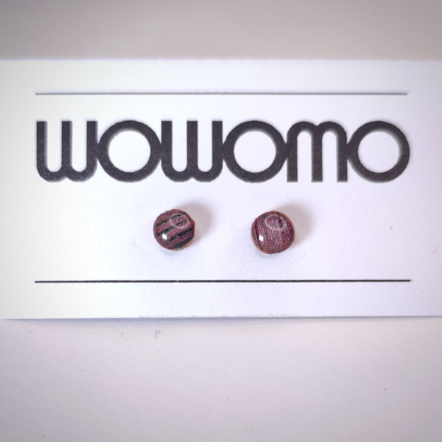 pendientes WOWOMO J3 5mm en su expositor